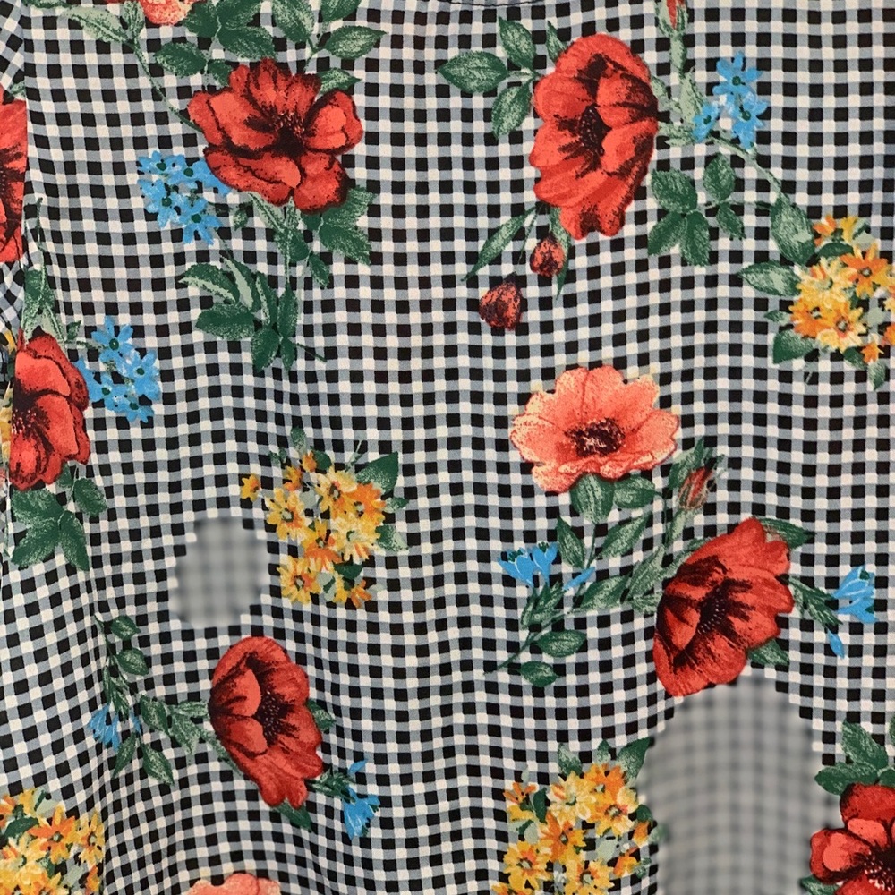Checkered/Floral top - Picture 4 of 4